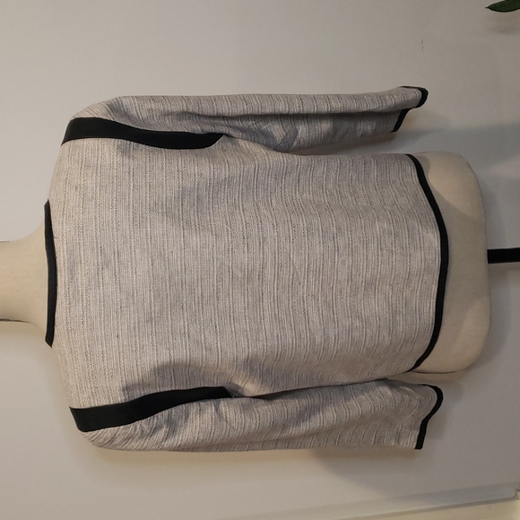 HARVE BENARD Cropped Linen Blazer with Faux Tweed Leather Trim - Picture 6 of 9